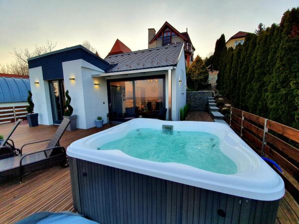 A la foto es mostra l'objecte Bagoly Wellness Apartman situat a la ciutat de Pécs.