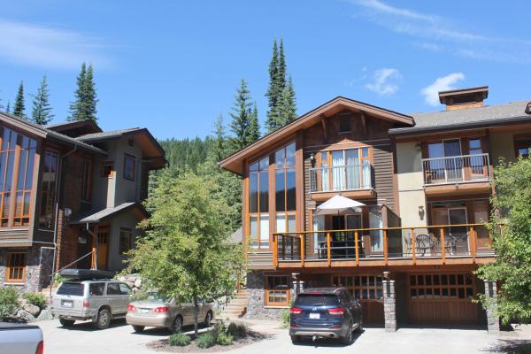 A la foto es mostra l'objecte Woodhaven # 8 in Sun Peaks situat a la ciutat de Chase.