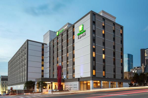Holiday Inn Express Nashville-downtown - Broadway By Ihg - Nashville