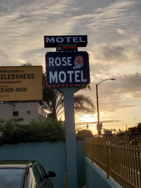 Nella foto è visibile l'oggetto Rose motel situato nella città di Compton.