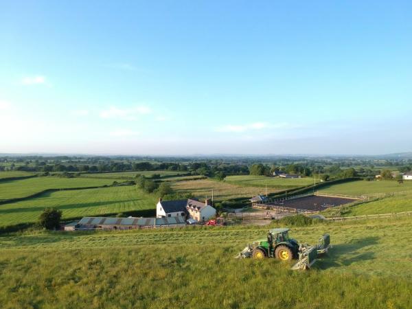 Idyllic Dorset Cottage Surrounded By Fields In The Heart Of The Countryside - Sleeps 7 - Wiltshire