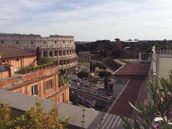 Superattico Sul Colosseo - Monti