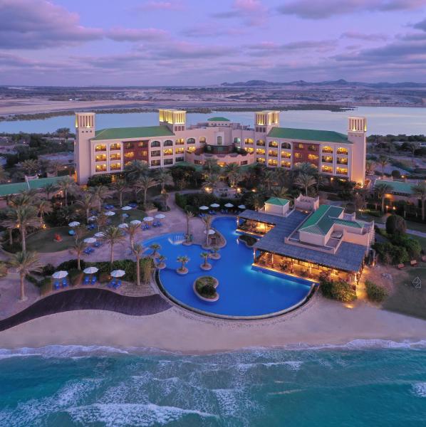 Στη φωτογραφία φαίνεται το αντικείμενο Anantara Desert Islands Resort & Spa που βρίσκεται στην πόλη Jebel Dhanna.