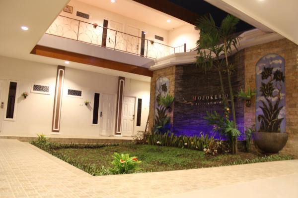 写真にはSoko市にあるMojokerto Classic Homestayが写っています。