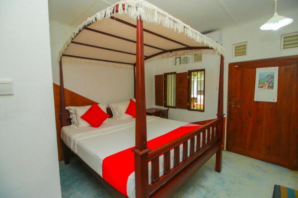 A la foto es mostra l'objecte Hotel Nawathana situat a la ciutat de Matara.