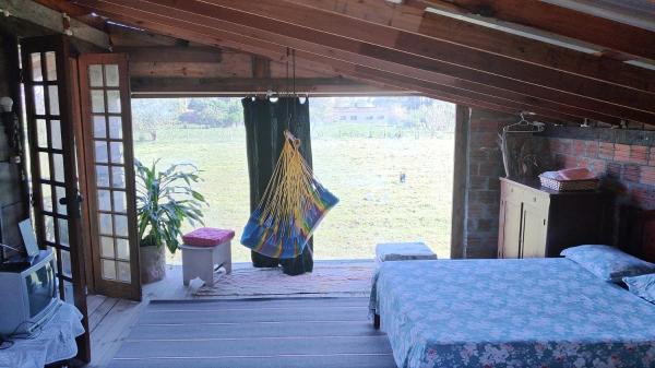 写真にはArarica市にあるHostel Holztelが写っています。