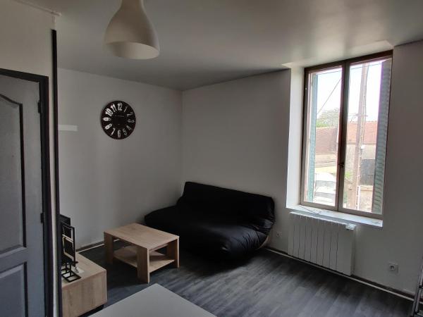 På billedet ses objektet Calme 2 Pièces en Duplex beliggende i byen Chenou.