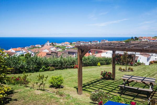 Na fotografii je vidět objekt Casa da Courela nacházející se ve městě Nordeste.