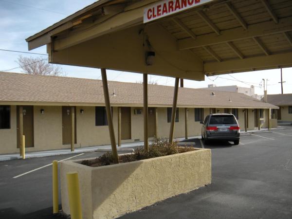 Lone Pine Budget Inn - Lone Pine, CA