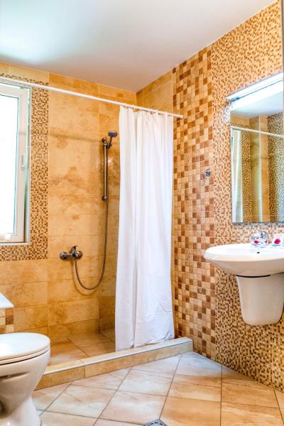 Kuva 9: Крушун - Единствена на метри от водопадите, Krushun - The only stay just meters from the waterfalls