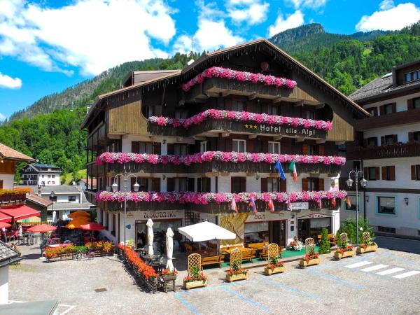 På billedet ses objektet Hotel Alle Alpi beliggende i byen Alleghe.