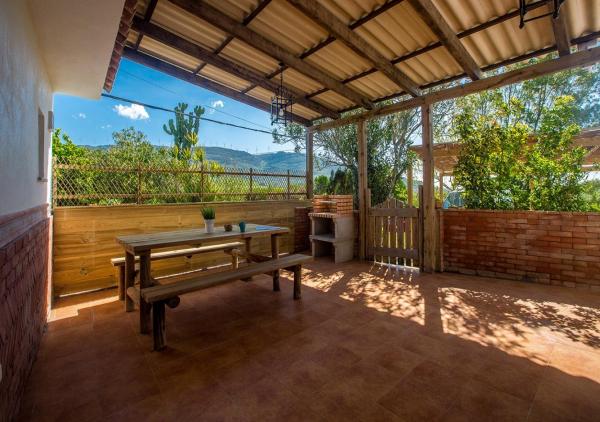 A la foto es mostra l'objecte LA CASA DE LOS ALGARBES situat a la ciutat de Tarifa.