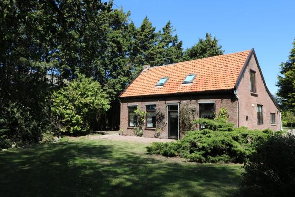 På billedet ses objektet Hof Zuidvliet beliggende i byen Wolphaartsdijk.
