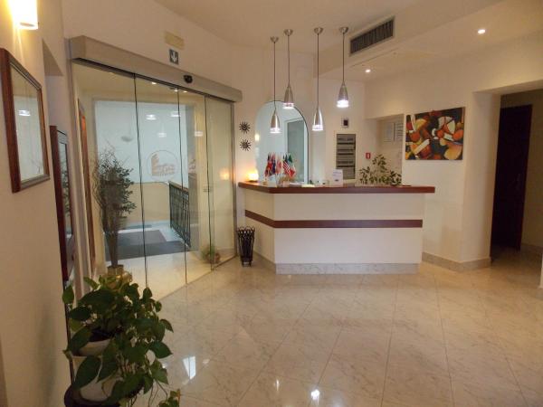 A la foto es mostra l'objecte Albergo Roma situat a la ciutat de Matera.