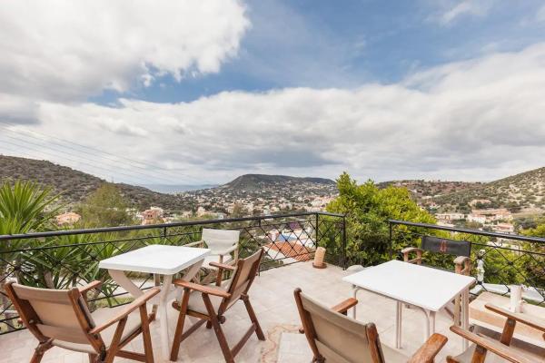 WHOLE HOUSE NEAR THE BEACH WITH AMAZING VIEW, Kalívia Thorikoú