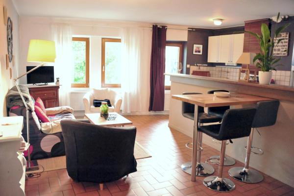 A la foto es mostra l'objecte Logement au calme F2 situat a la ciutat de Marly.