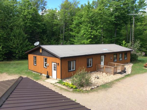 Madawaska Lodge-Cottage