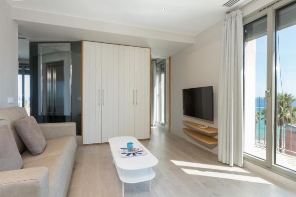 Фотография 6: Kronos on the Beach Attic Suite