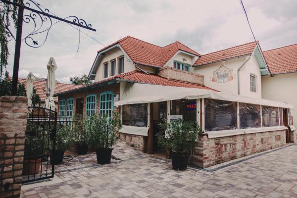 Ötösfogat Panzió, Siófok