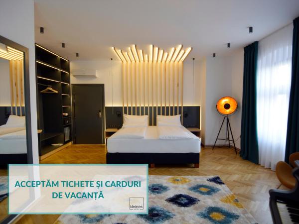 A la foto es mostra l'objecte Kleines Hotel situat a la ciutat de Sibiu.