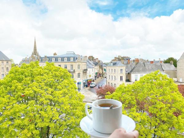 På billedet ses objektet Hôtel Le Vauban beliggende i byen Carentan.