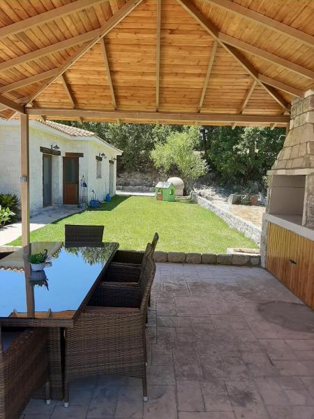 La photo montre l'objet Lasa Valley Villa situé dans la ville de Simou.