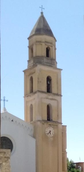 A la foto es mostra l'objecte Cinghiale Bianco situat a la ciutat de Cagliari.