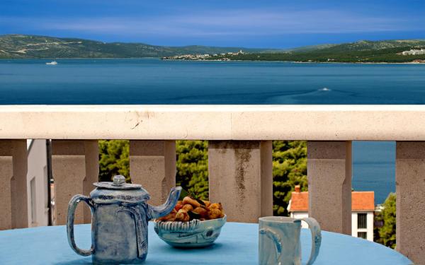 Beautiful Apartment For Two Persons With Sea View In Trogir Near The Beach - Trogir