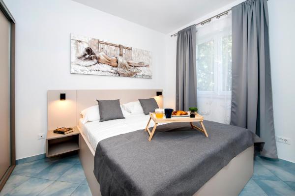 A la foto es mostra l'objecte F&R Apartments II situat a la ciutat de Rovinj.