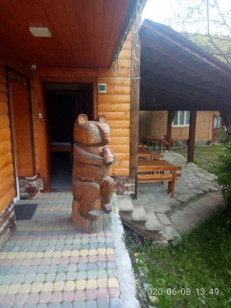 Nella foto è visibile l'oggetto Готель Людмила, situato nella città di Myslivka.