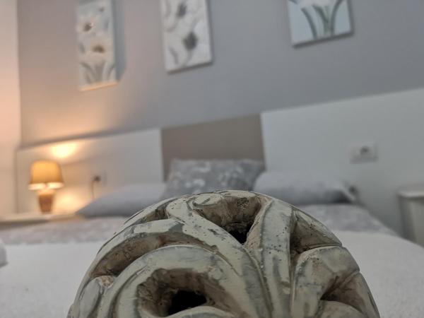 A la foto es mostra l'objecte Ático Camino De Santiago 2 situat a la ciutat de Sarria.