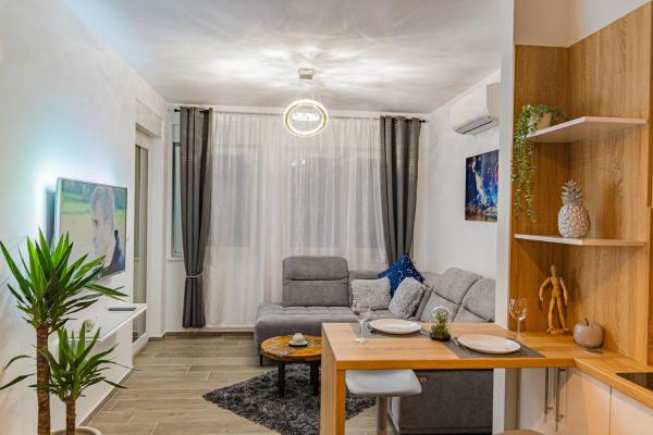 Zdjęcie 5: Jacuzzi - Flexible SelfCheckIns 20 - Zagreb - Luxury - Garage - Smart - Brand New - Apartments Repinc
