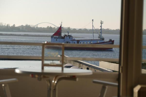 A la foto es mostra l'objecte Luv situat a la ciutat de Fehmarn.