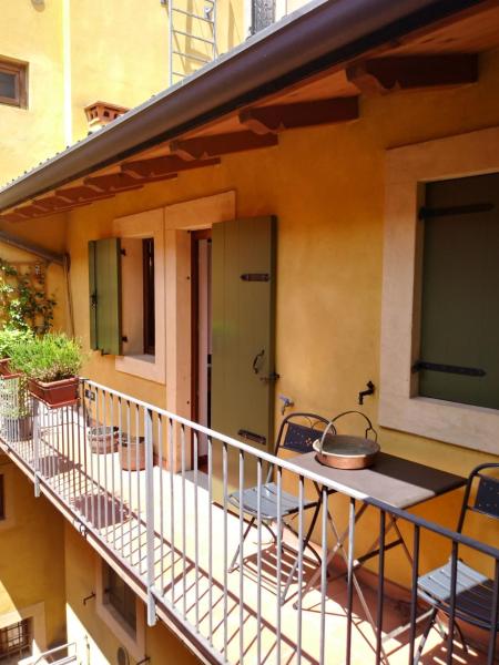 GECKO'S BALCONY, Verona