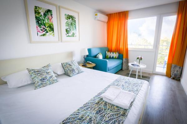 Na zdjęciu widoczny jest obiekt Spring Holiday Resort położony w mieście Neptun.