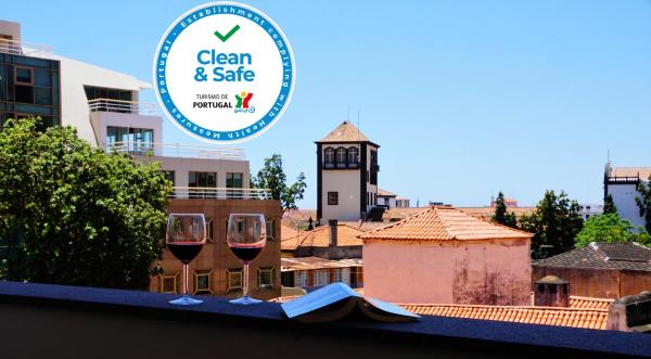 A la foto es mostra l'objecte Heritage Apartments situat a la ciutat de Funchal.