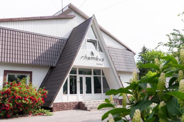 Auf dem Foto ist das Objekt Rhombus Hotel in der Stadt Baremelʼ zu sehen.