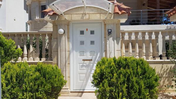 Renovated Lovely Apartment Near Airport & Sea - Milos