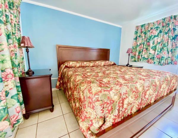 Na fotografii je vidět objekt Glades Motel - Naples nacházející se ve městě Naples.