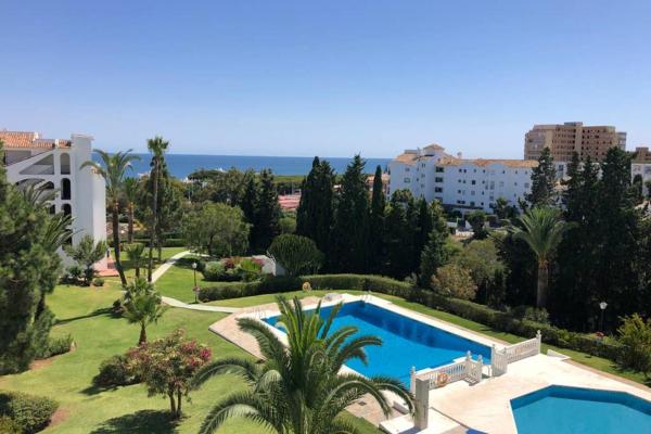 Na zdjęciu widoczny jest obiekt Luxury Modern Apartment by the Beach położony w mieście Malaga.