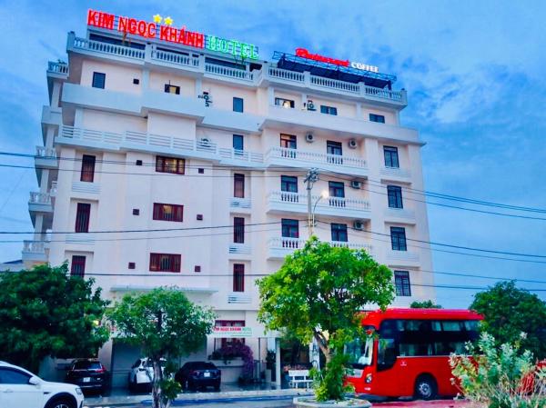На фото показан объект Kim Ngoc Khanh Hotel, расположенный в городе Mậu Lâm (3).
