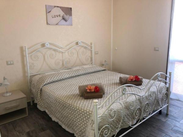 Na fotografii je vidět objekt Villa Rosa nacházející se ve městě Tropea.