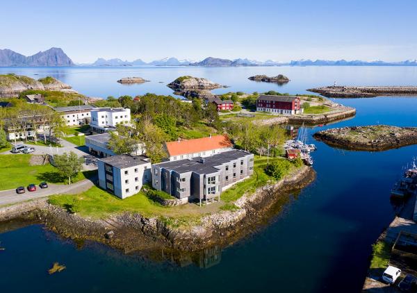 A la foto es mostra l'objecte Lofoten sommerhotell og vandrerhjem situat a la ciutat de Kabelvåg.