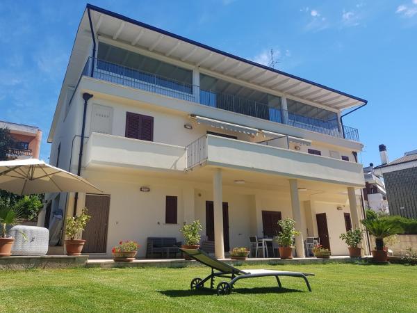 A la foto es mostra l'objecte Villa RINALDI situat a la ciutat de Termoli.