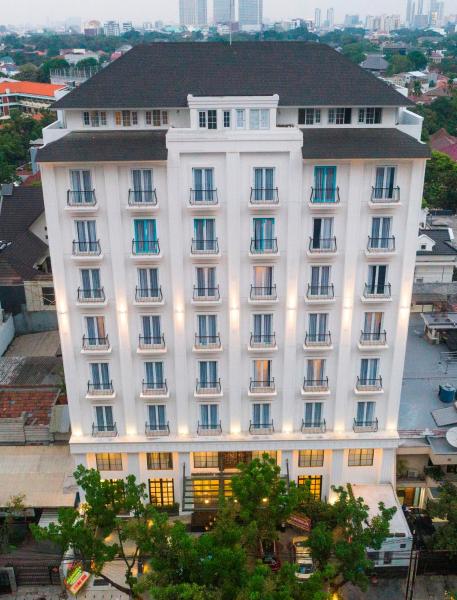Na zdjęciu widoczny jest obiekt Jambuluwuk Thamrin Hotel położony w mieście Dżakarta.