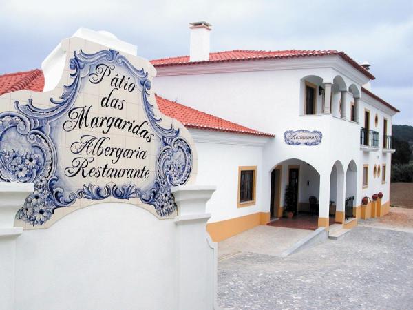 A la foto es mostra l'objecte Patio das Margaridas situat a la ciutat de Óbidos.