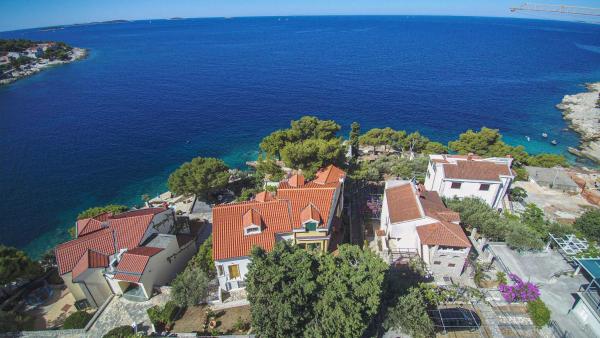 A la foto es mostra l'objecte Holiday Home Andrea situat a la ciutat de Otok Trara.