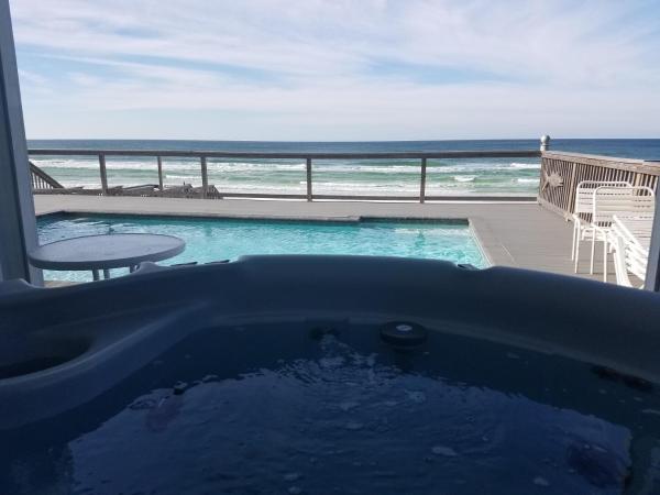 Fotografia 7: Making Waves - Huge Heated Beachfront Pool & Hot Tub! Best In Pcb!