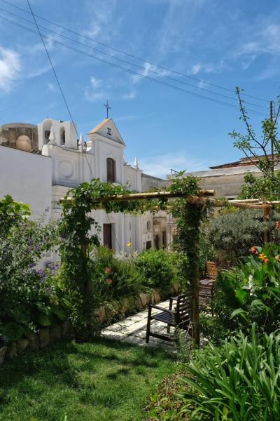 A la foto es mostra l'objecte Le Cantinelle situat a la ciutat de Anacapri.