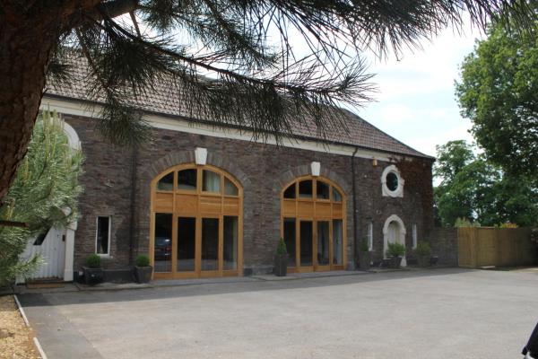 A la foto es mostra l'objecte The Coach House situat a la ciutat de Hambrook.